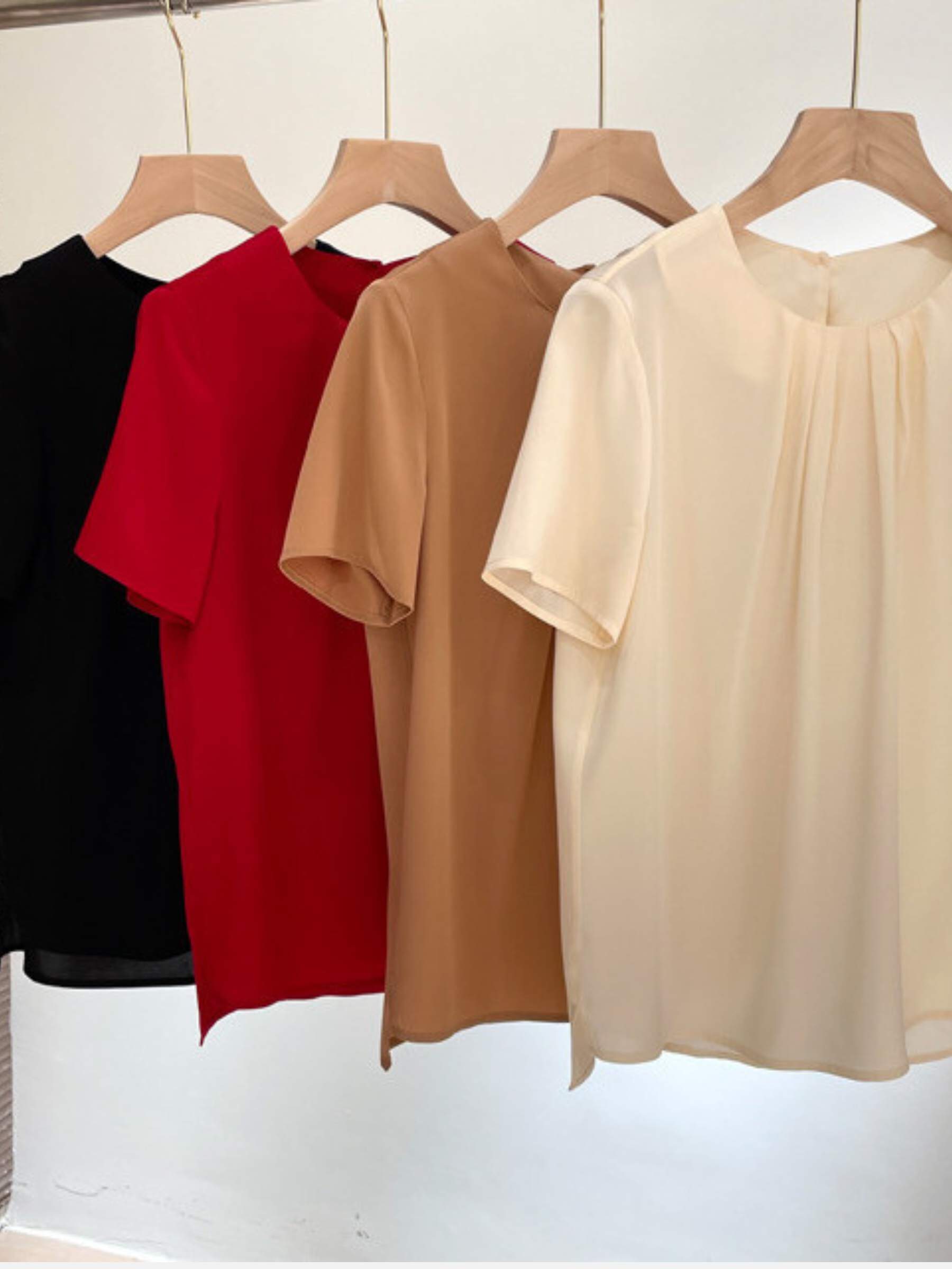 Chemisier en soie à manches courtes