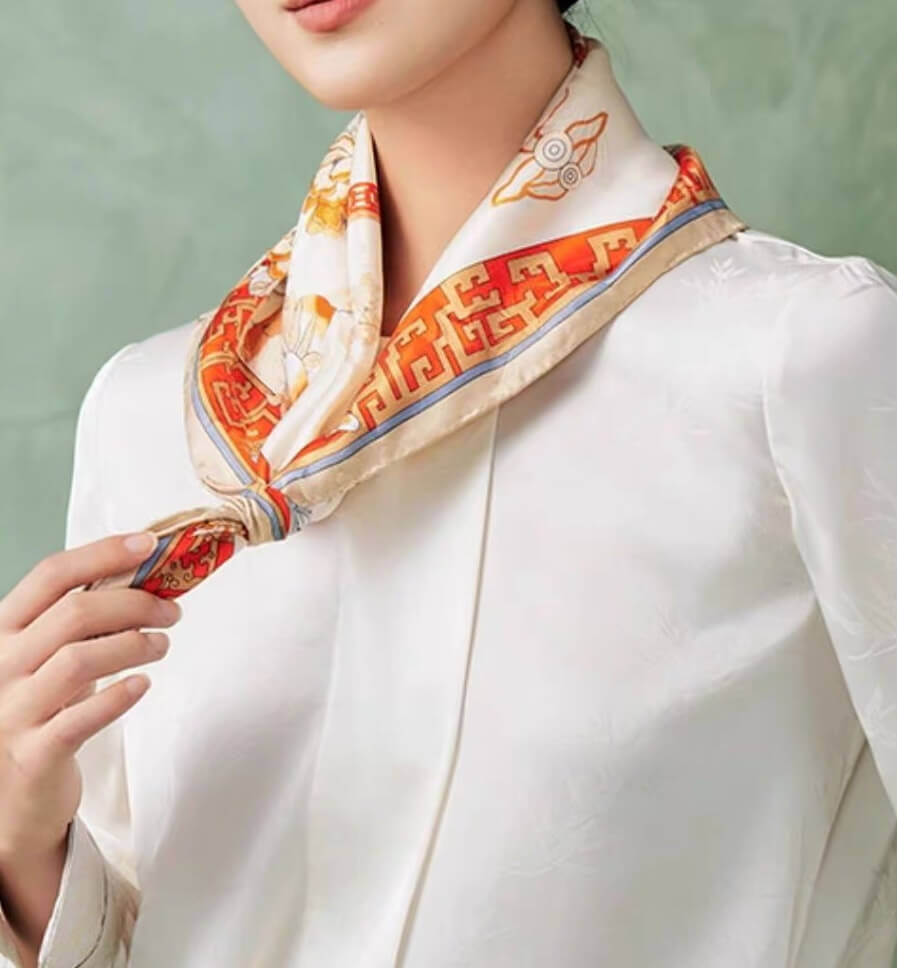 Silk scarf (65×65 cm)