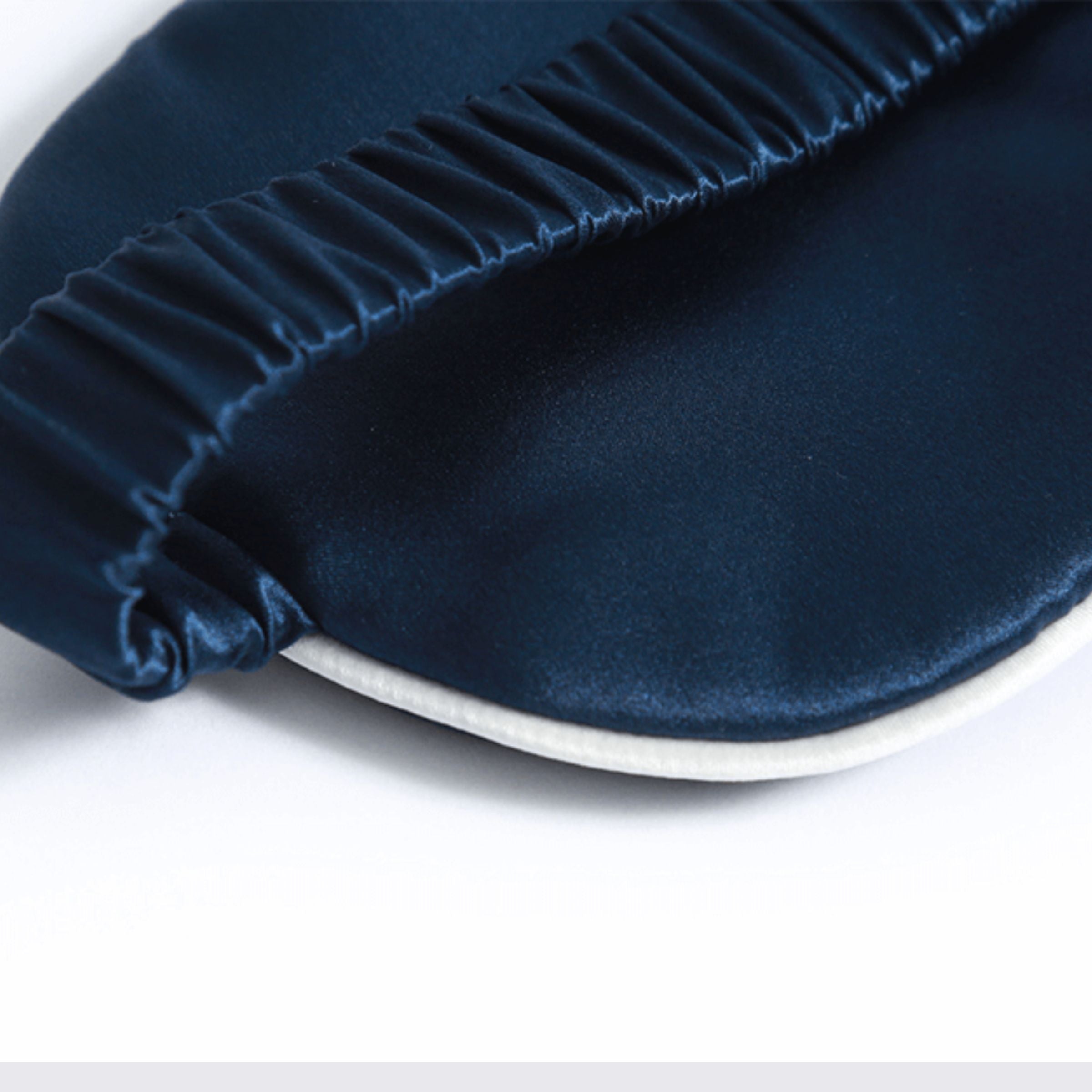 Oogmasker van zijde met elastische band, omwikkeld met zijde