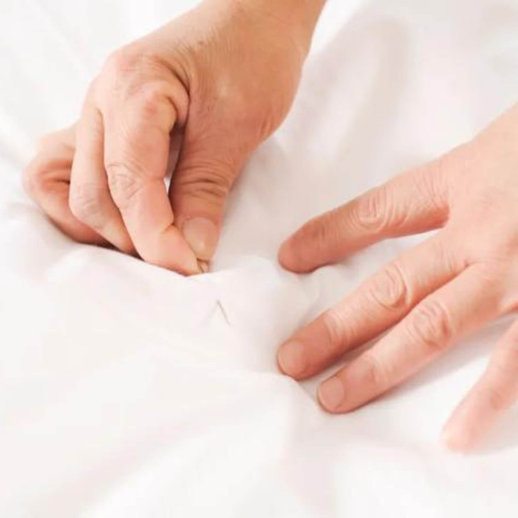 Zijden vierseizoensdekbed met katoenen tijk