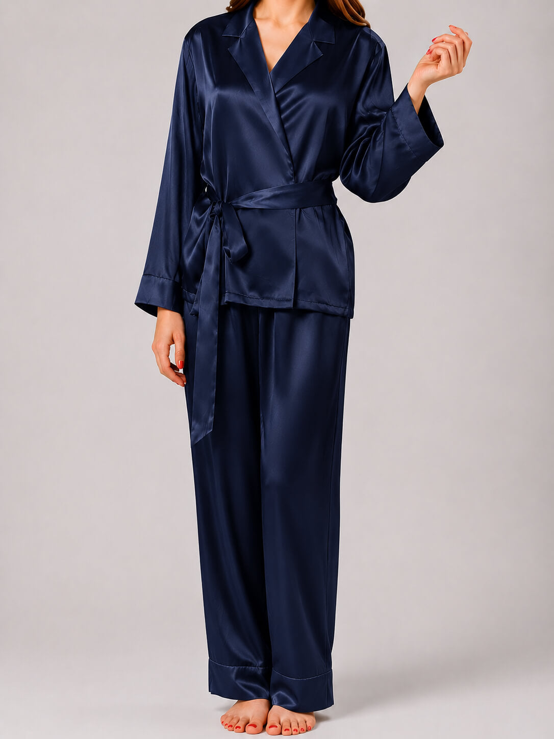 Zijden pyjamaset voor dames met ceintuur